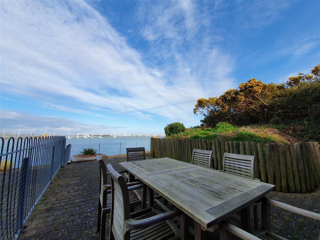 House Searle Drive in Gosport
