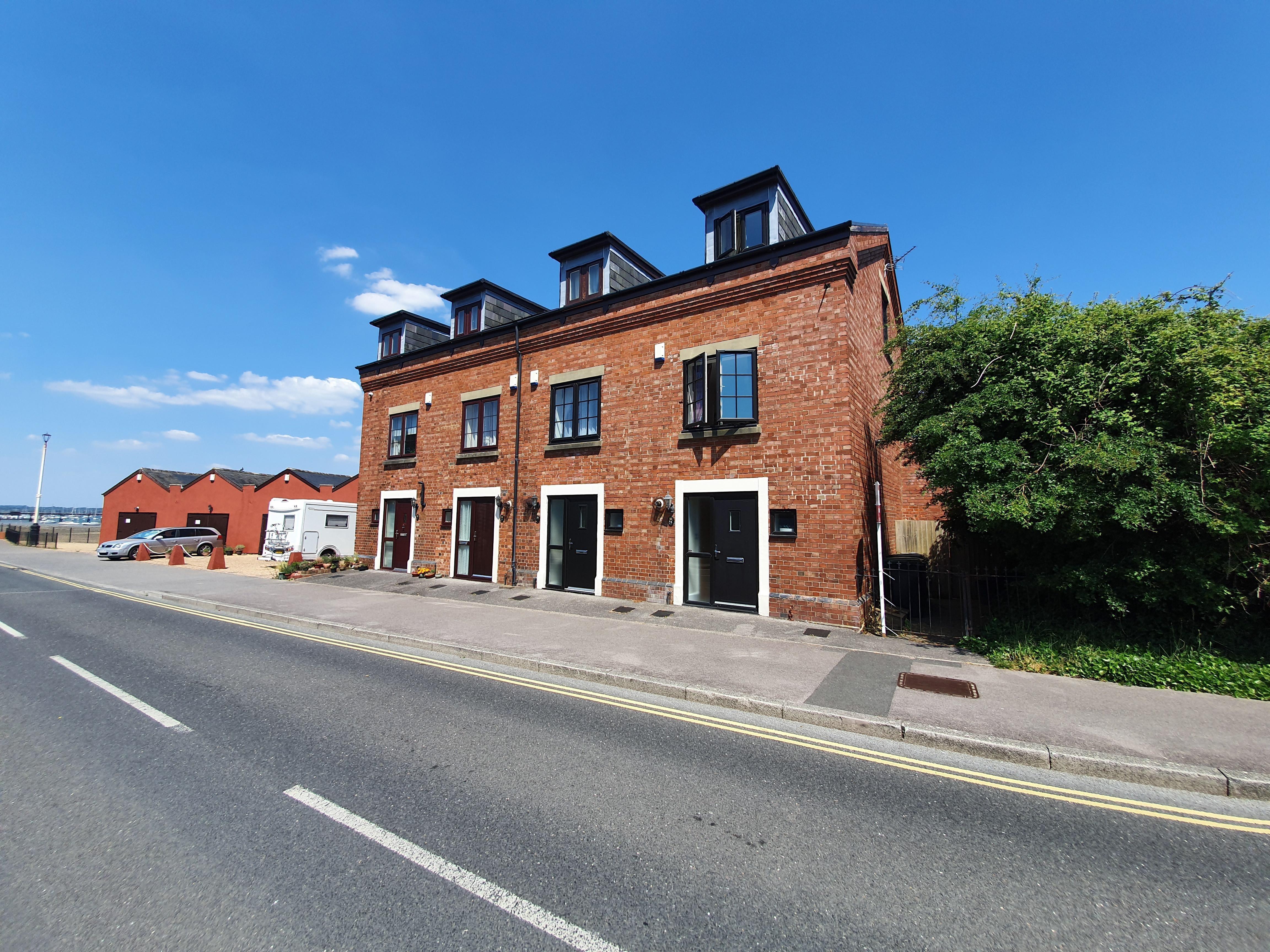 House Searle Drive in Gosport