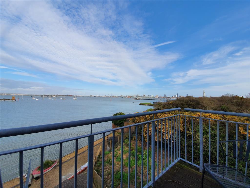 House Searle Drive in Gosport