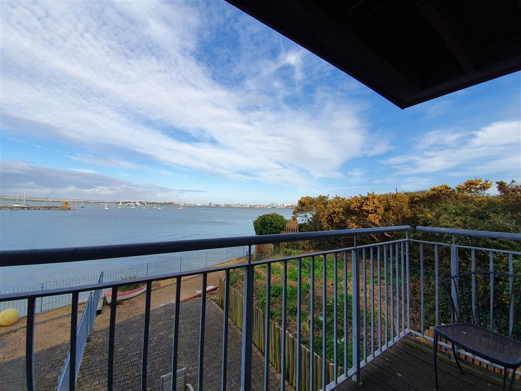 House Searle Drive in Gosport