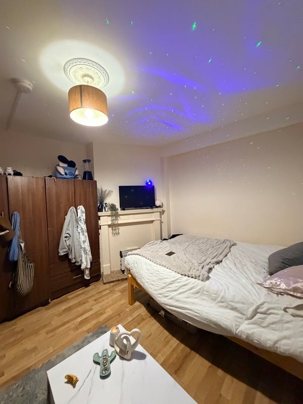 Room Cardale Street in Greater London