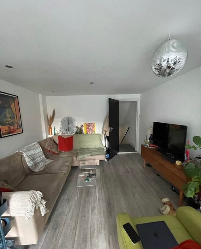Room Lordship Lane in Greater London