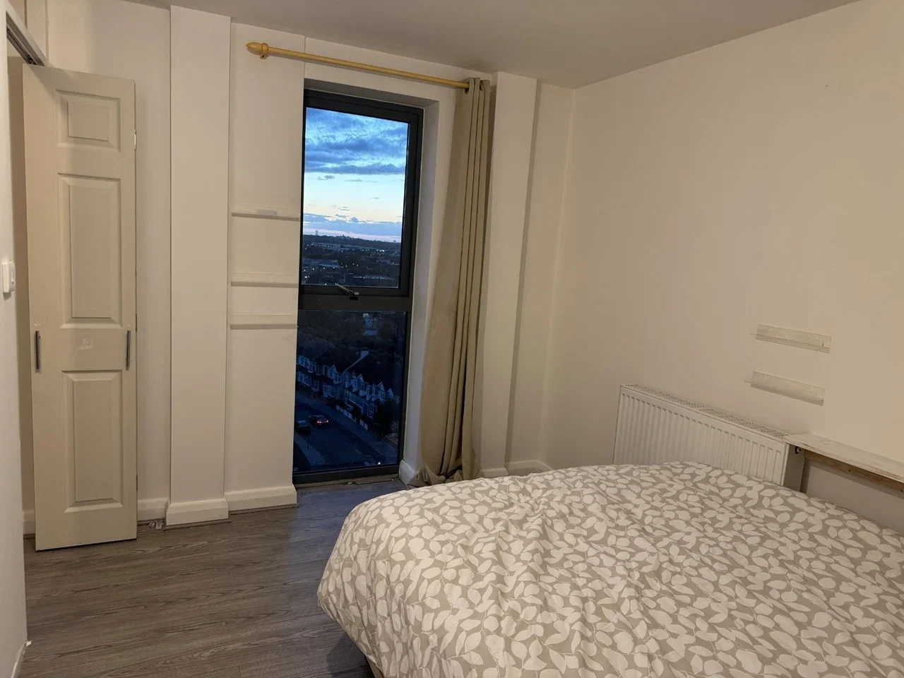 Flat London Road in Greater London