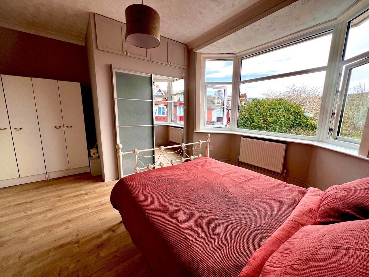 Room Willowfield Square in Eastbourne