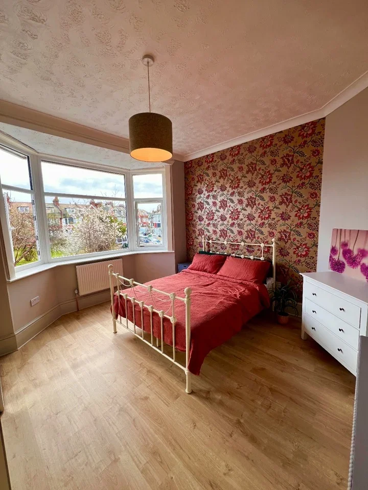 Room Willowfield Square in Eastbourne