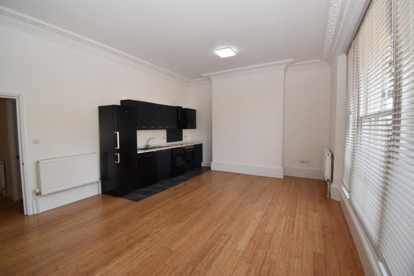 Flat Grove Street in Royal Leamington Spa