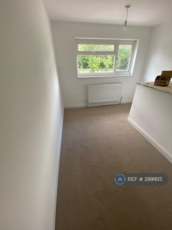 House Lodge Lane in Greater London