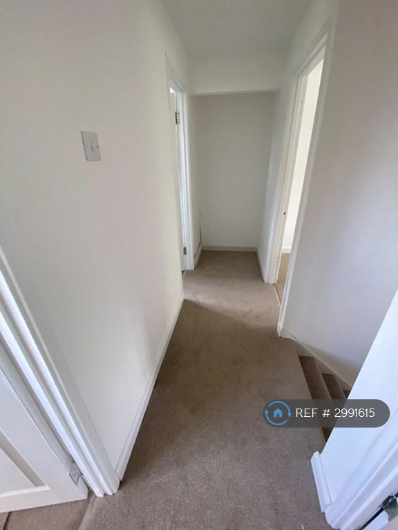 House Lodge Lane in Greater London