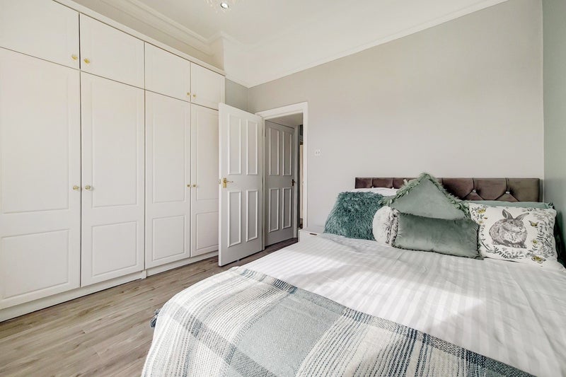 Room Netherhall Gardens in Greater London