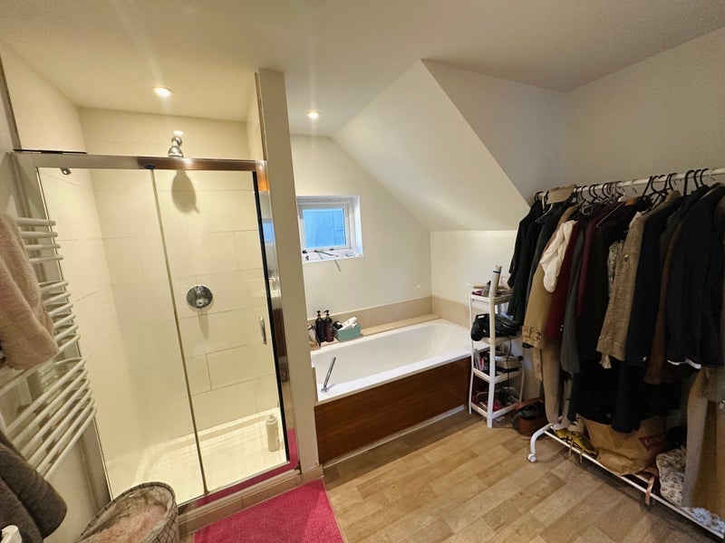 Room Avalon Road in Greater London
