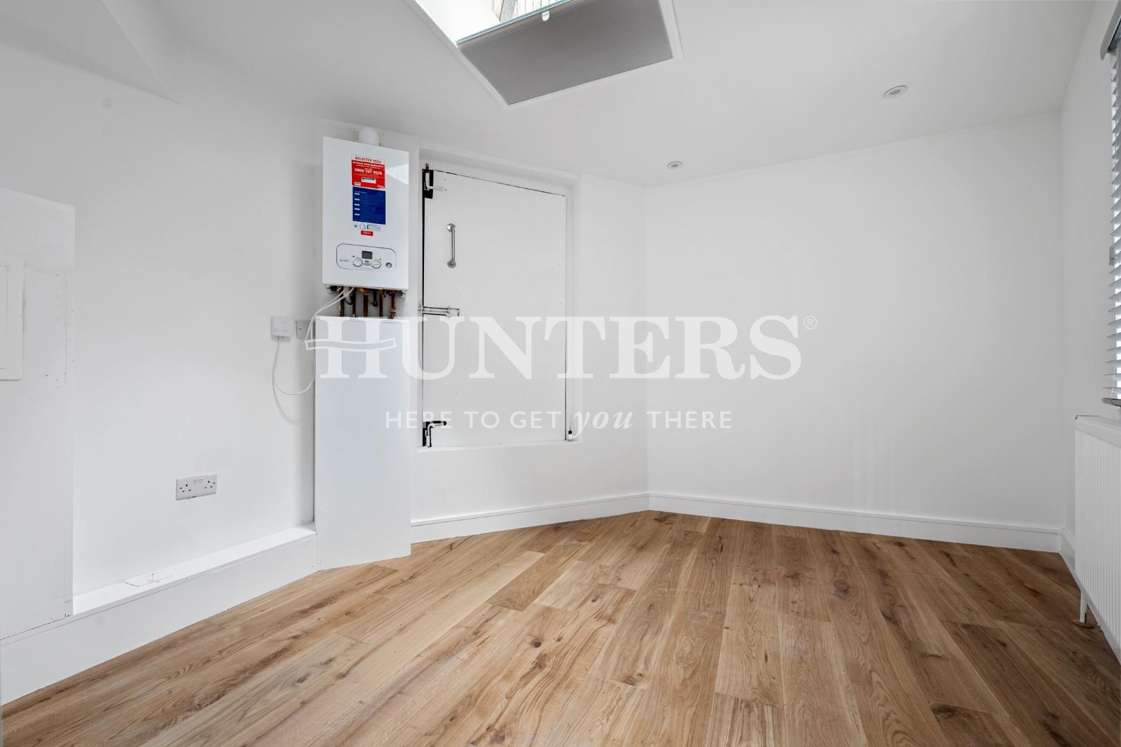 Flat Drayton Park Mews in Greater London