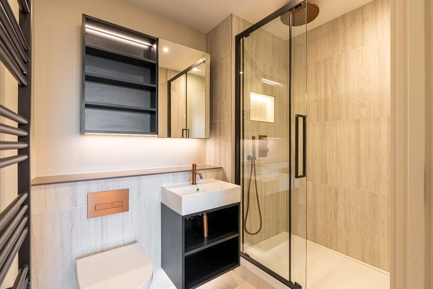 Flat Lapidge Drive in Greater London