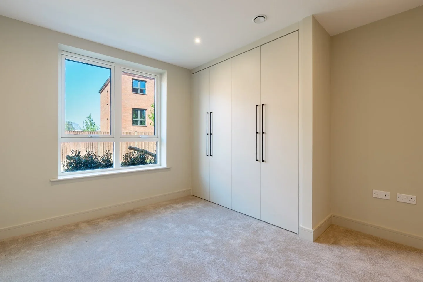 Flat Lapidge Drive in Greater London