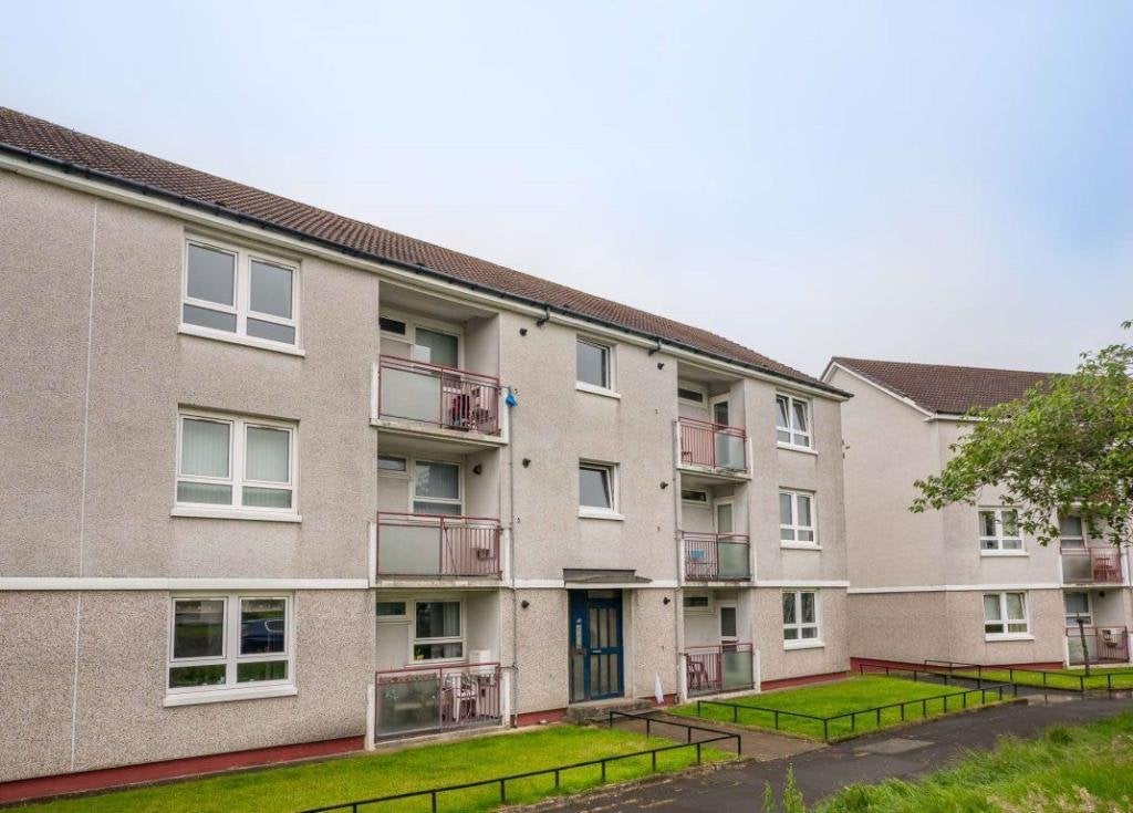 Flat Hopeman Avenue in Glasgow