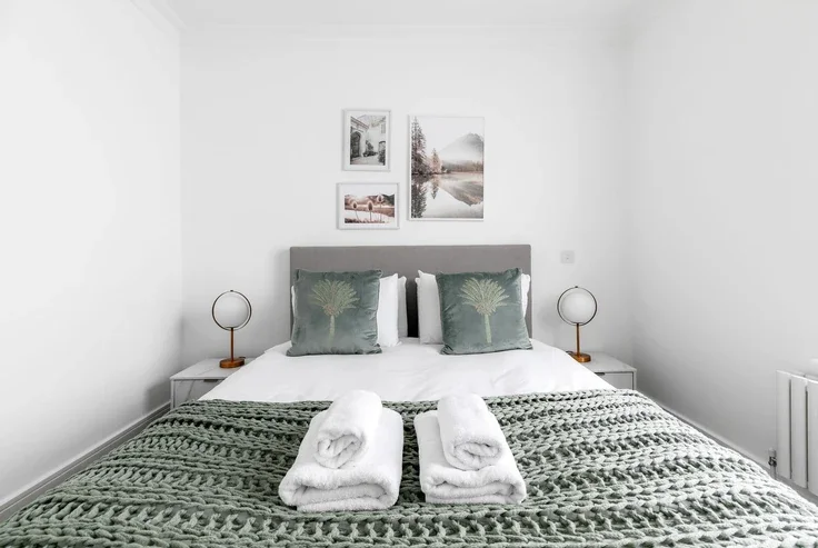 Flat Sussex Gardens in City of Westminster