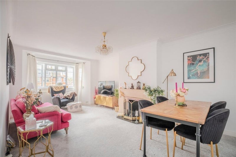 Room Streatham High Road in Greater London