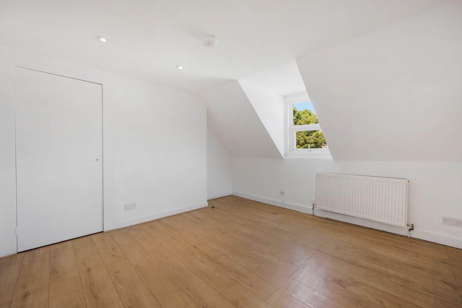 Flat Prestige Way in Greater London