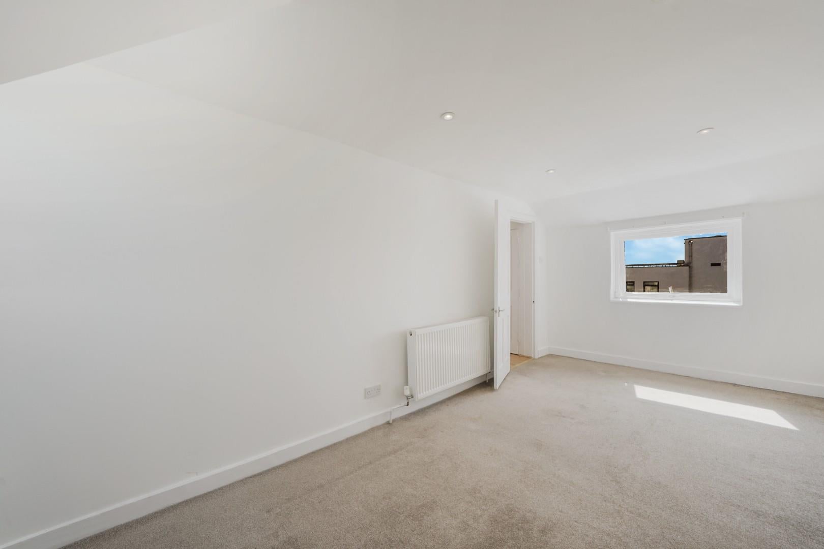 Flat Prestige Way in Greater London