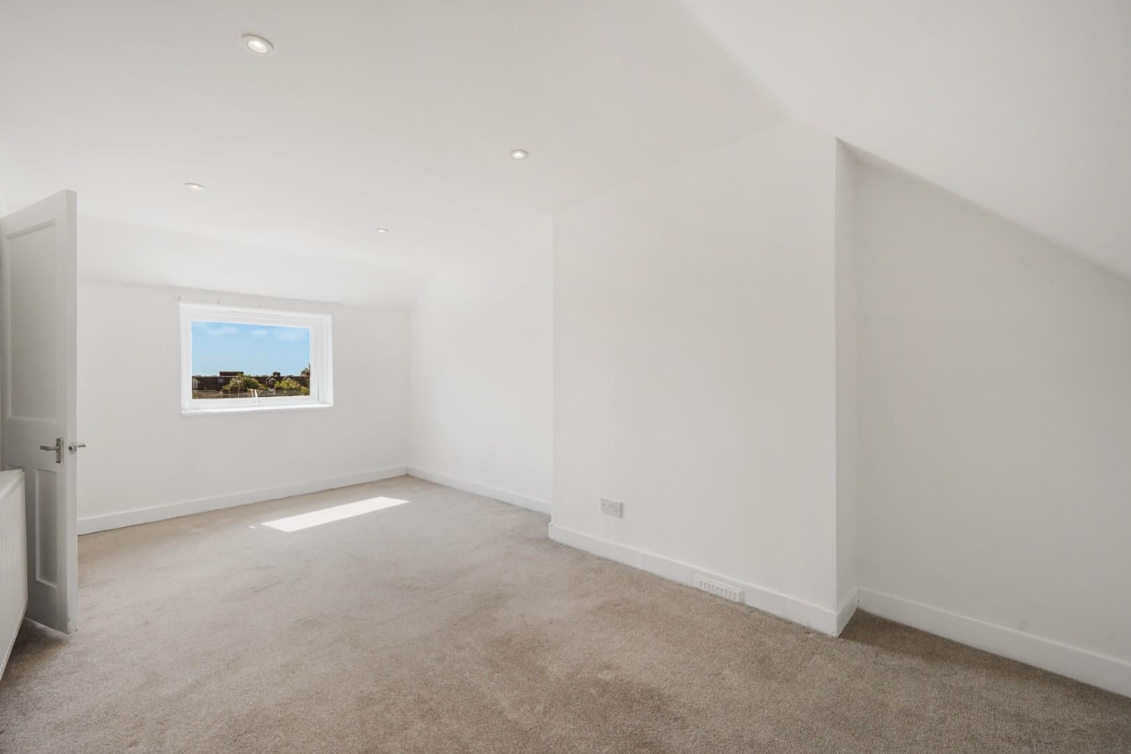 Flat Prestige Way in Greater London