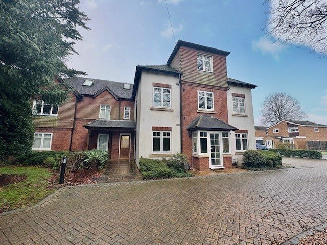 Flat Station Road in Metropolitan Borough of Solihull