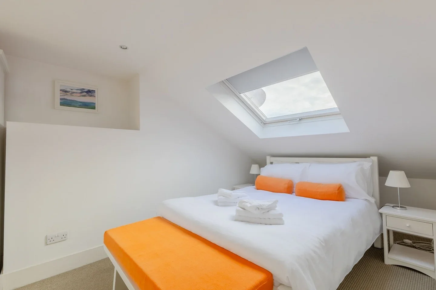 Flat Hannell Road in Greater London