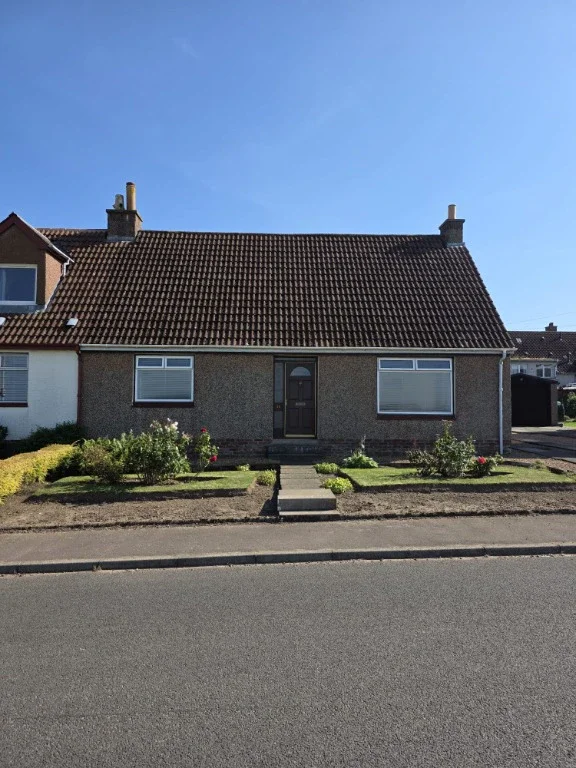 House High Road in Strathkinness
