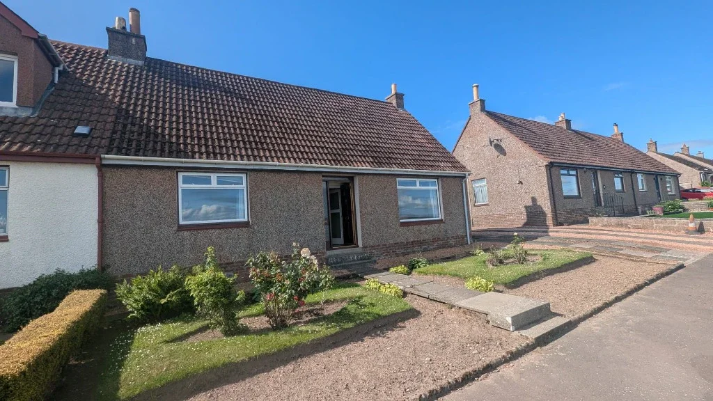 House High Road in Strathkinness