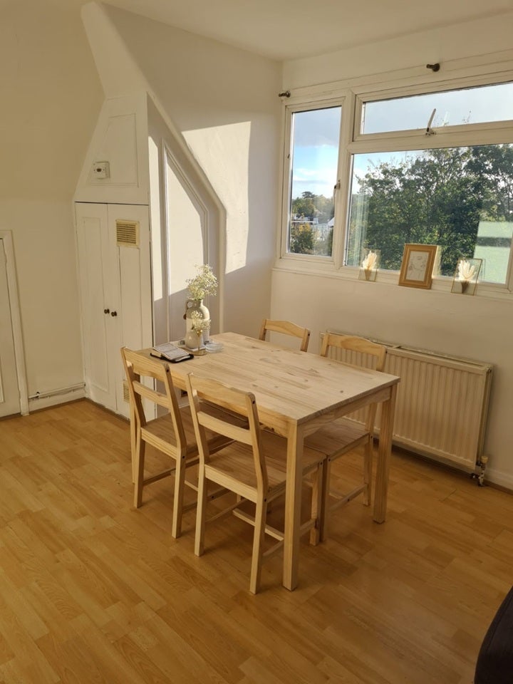 Flat Hervey Close in Greater London