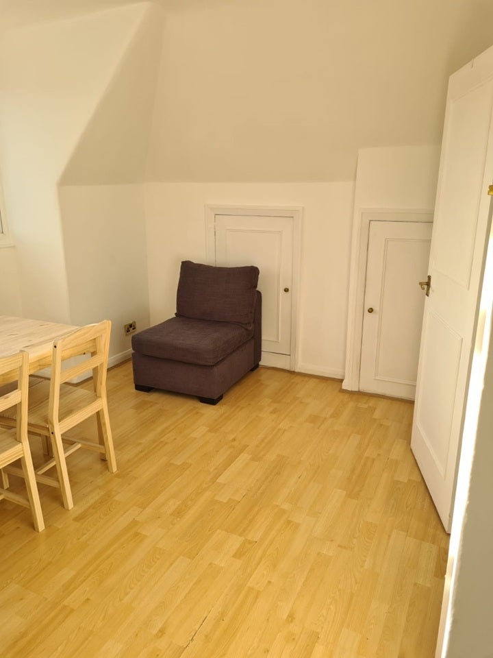 Flat Hervey Close in Greater London