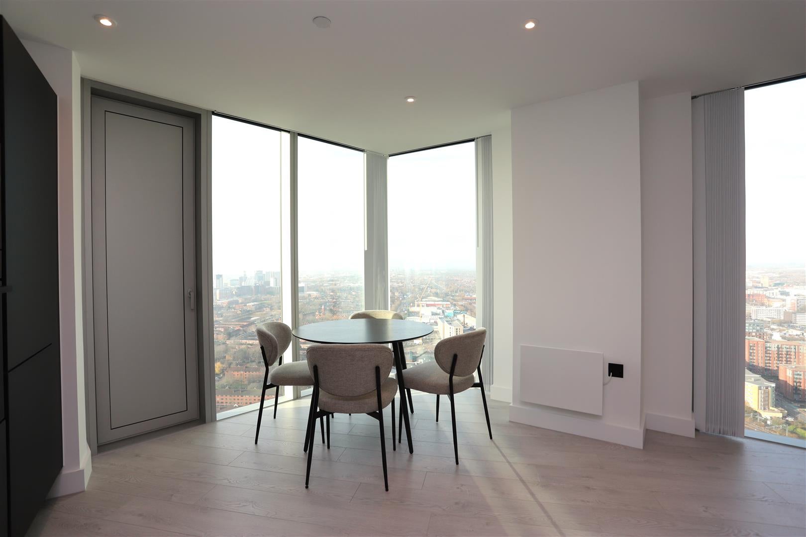 Flat Trinity Way in Manchester