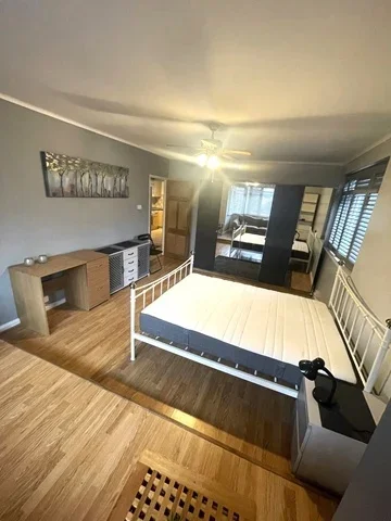 Room Carlisle Close in Greater London