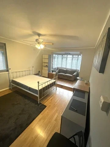 Room Carlisle Close in Greater London