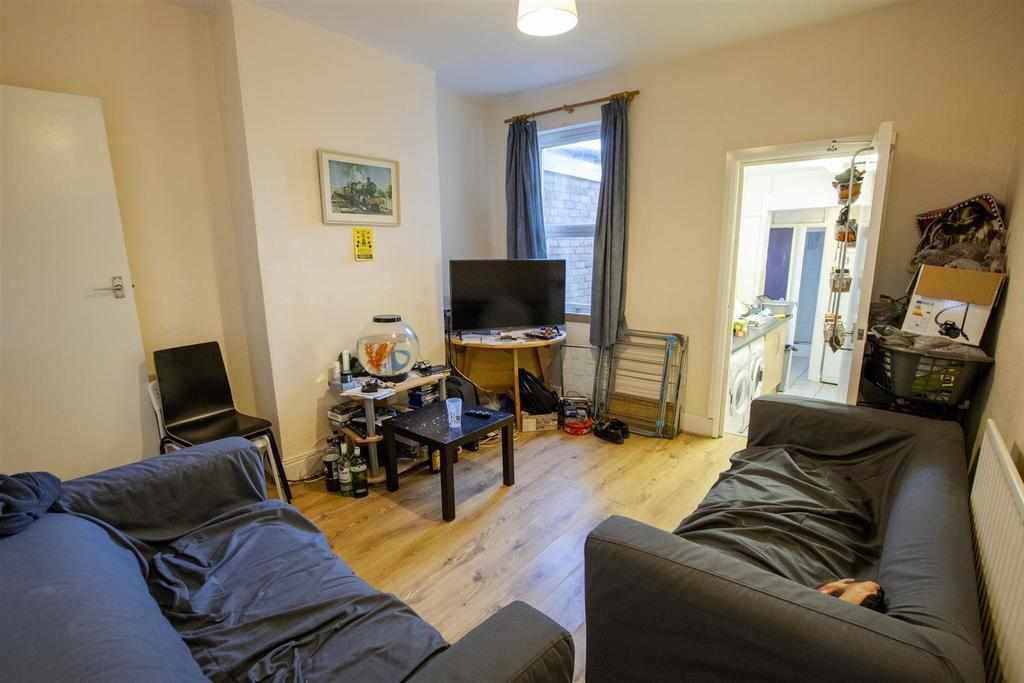 Flat Tiverton Road in Birmingham
