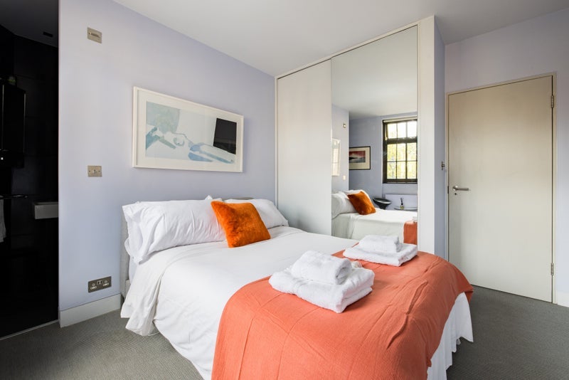 Flat Bowden Street in Greater London