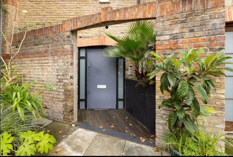 Flat Bowden Street in Greater London
