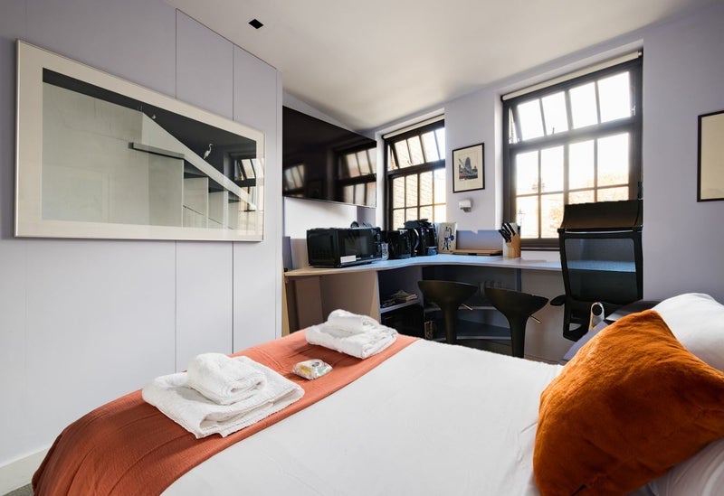 Flat Bowden Street in Greater London