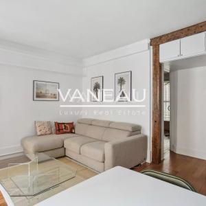 Flat Rue Sédillot in Paris