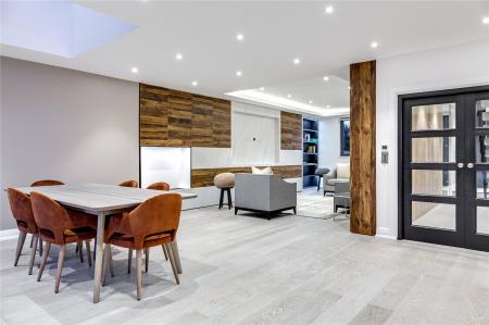 Flat Odyssey Road in Hertsmere