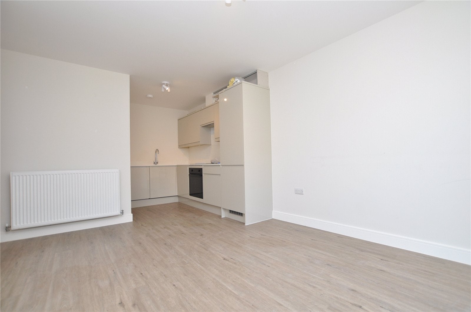 Flat Victoria Road in Rushmoor