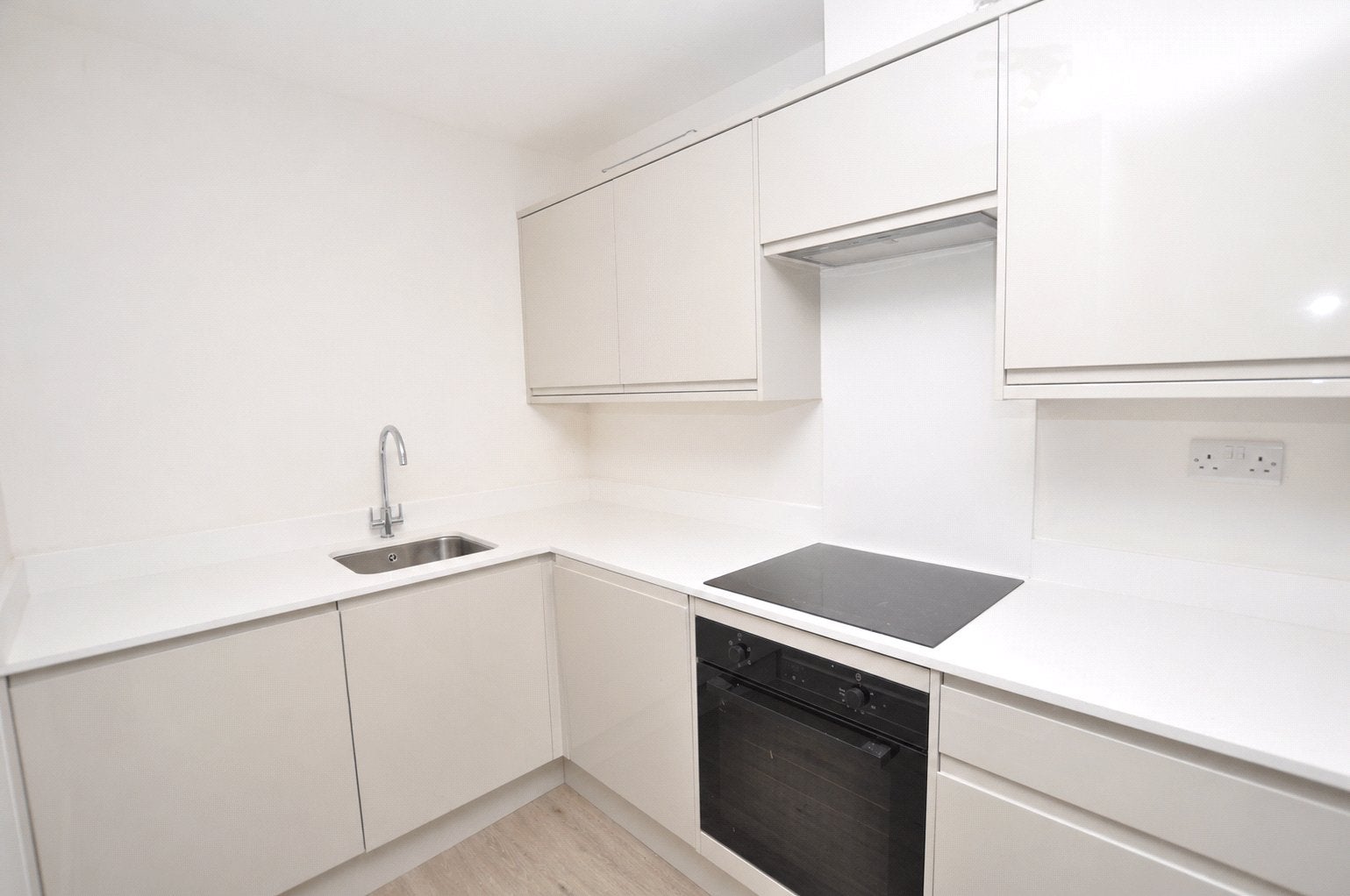 Flat Victoria Road in Rushmoor