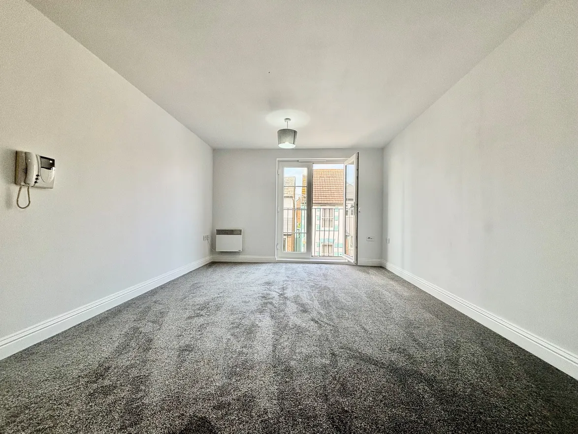 Flat Orchard Street in Rainham
