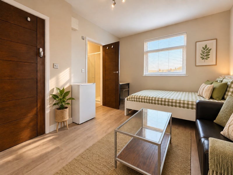 Room College Close in Greater London