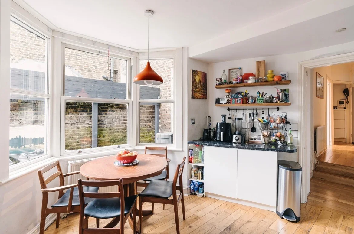 Flat Iverson Road in Greater London