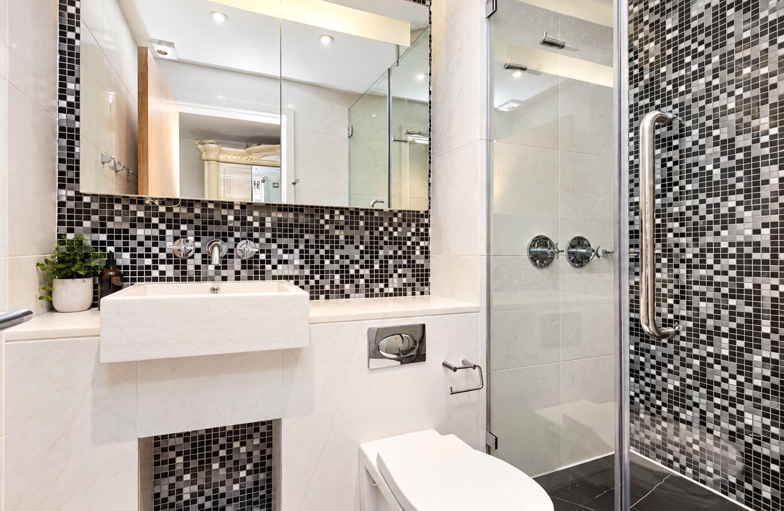 Flat Millharbour in Greater London