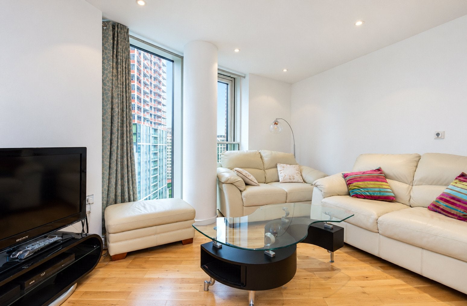 Flat Millharbour in Greater London