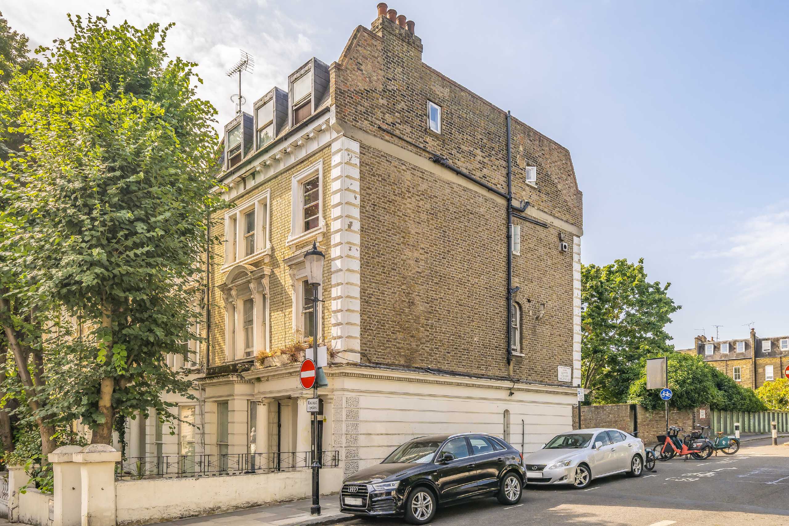 Flat Elsham Road in Greater London