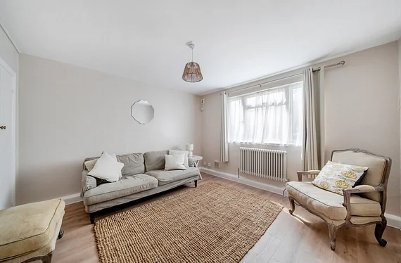 Flat Earlsfield Road in Greater London