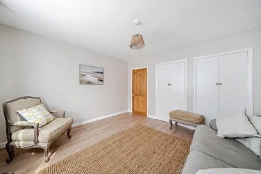 Flat Earlsfield Road in Greater London