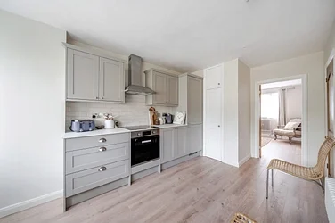Flat Earlsfield Road in Greater London