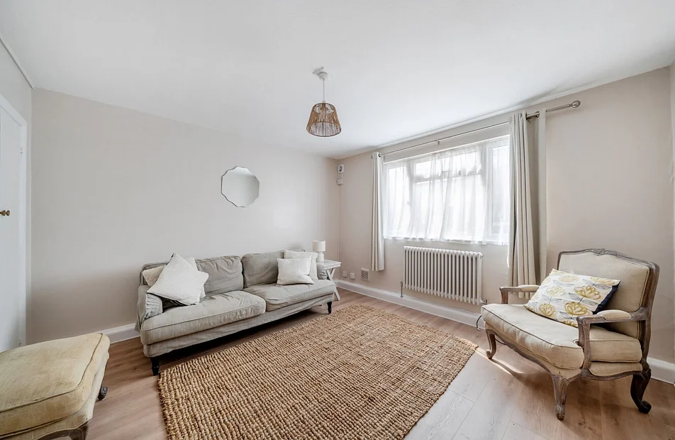 Flat Earlsfield Road in Greater London